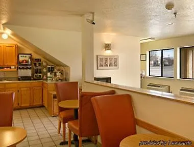 Super 8 By Wyndham Bloomfield 